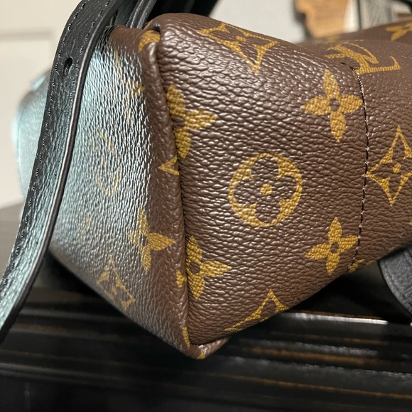 SOLD on cross posting - Louis Vuitton like new Palm Springs PM backpack - Picture 7 of 16